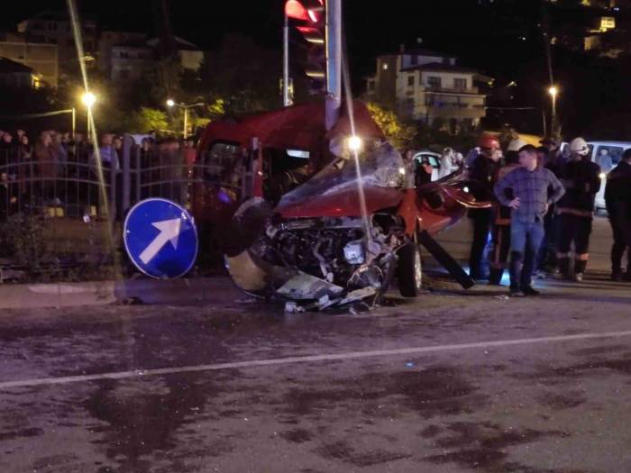 Trabzon’da Trafik Kazası: 1 Ölü, 1 Yaralı