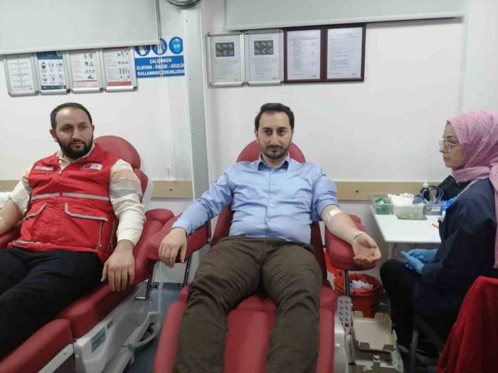 Ak Partili Gençlerden Kızılay’a ’kan’ Desteği