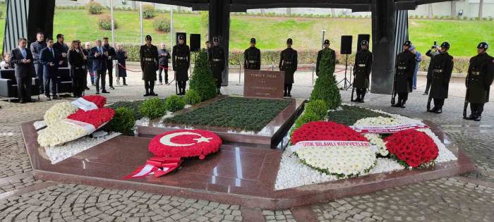 8. Cumhurbaşkanı Turgut Özal, Vefatının 30. Yıl Dönümünde Kabri Başında Anıldı