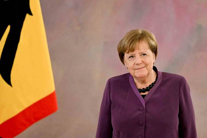 Merkel’e Almanya’nın En Yüksek Liyakat Nişanı Verildi