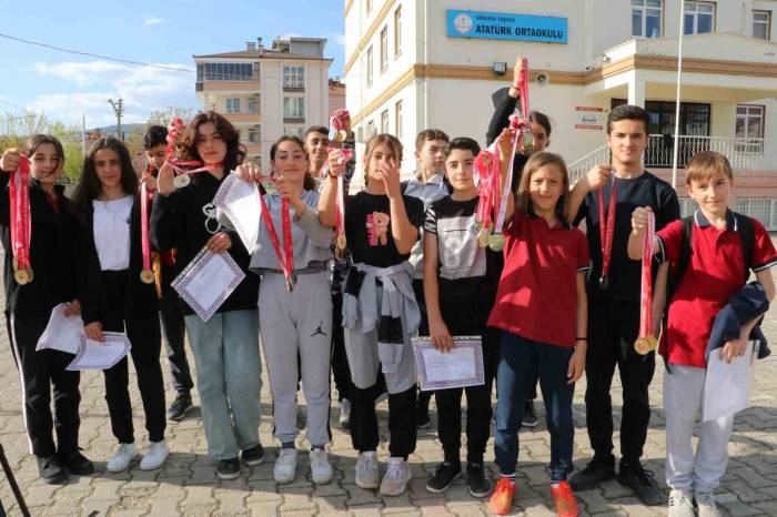 Atletizmde 9 Yıldır Şampiyonluğu Kaptırmıyorlar