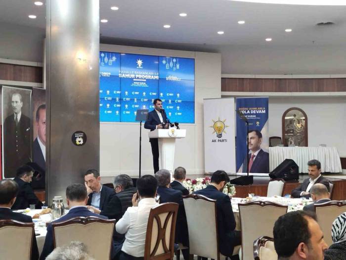 Bakan Kurum, Ak Parti Mahalle Başkanlarıyla Ümraniye Belediyesi’nin Sahur Programında Buluştu