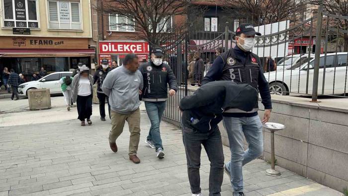 5 Buçuk Kilogram Uyuşturucu Madde İle Yakalandılar