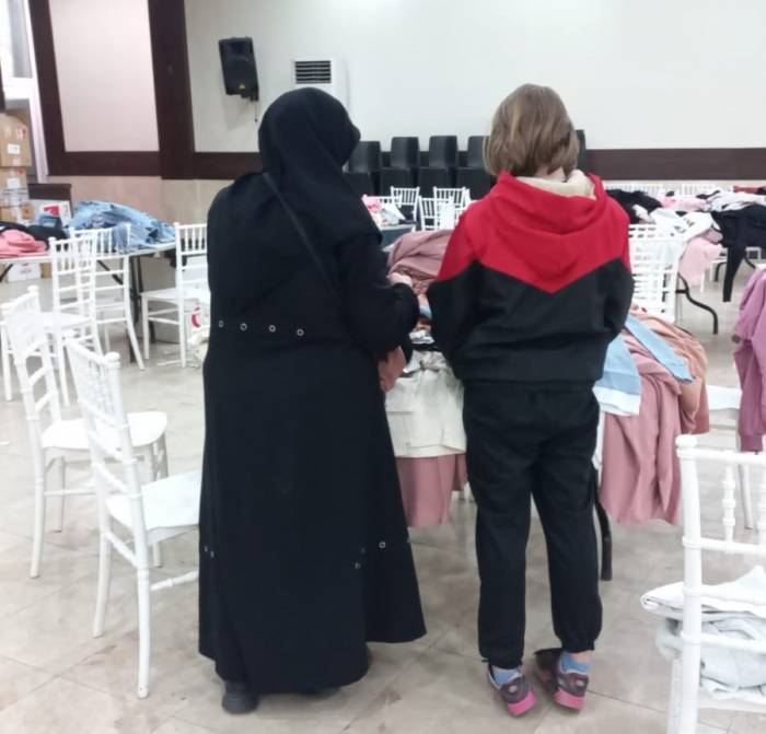 Gediz’de Depremzede Vatandaşlar Unutulmadı