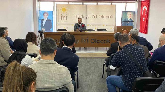 İyi Parti’den "dolandırıcı Ve Küfürbaz Aday" İddialarına Cevap