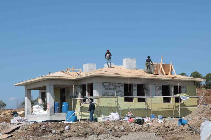 Depremin Merkezinde İlk Köy Evleri Bayramda Teslim Edilecek