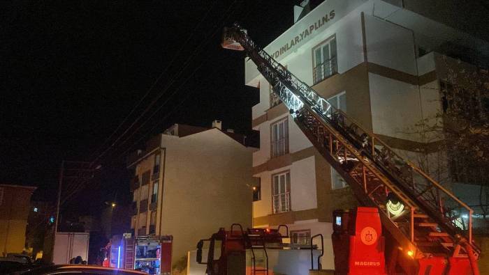Tadilat Yapılan Çatıda Yangın Çıktı