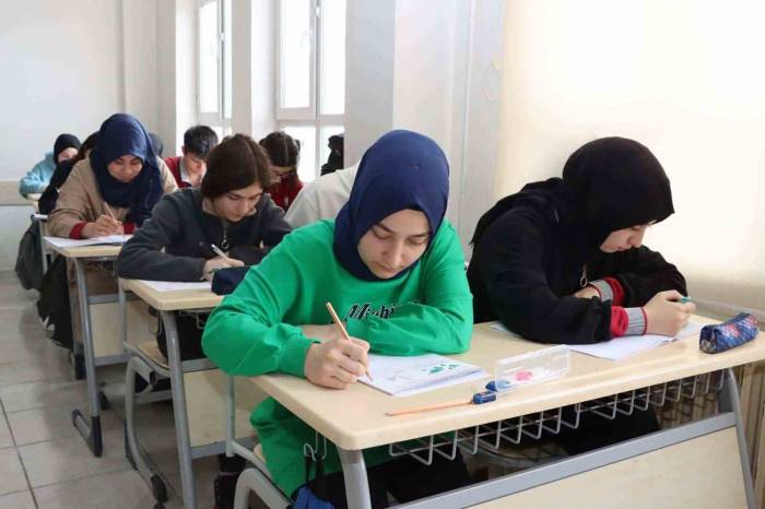 Sivas’ta Hedef Projesi Kapsamında Sınav Yapıldı