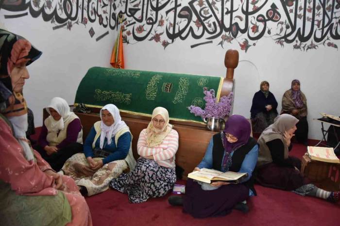 Niksar’da Yarım Asırdır Süren Mukabele Programı Dua İle Tamamlandı