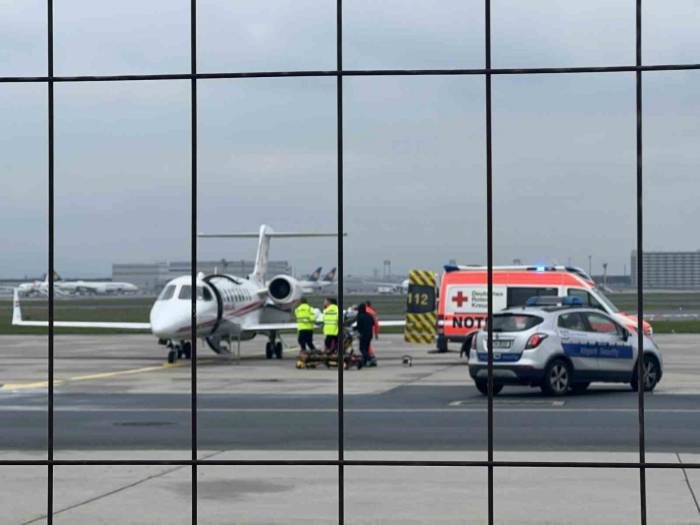 Türkiye, Almanya’daki 2 Türk Hasta İçin Ambulans Uçak Gönderdi