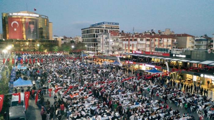 Aydınlılar, Büyükşehir’in İftar Sofralarında Bir Araya Geldi