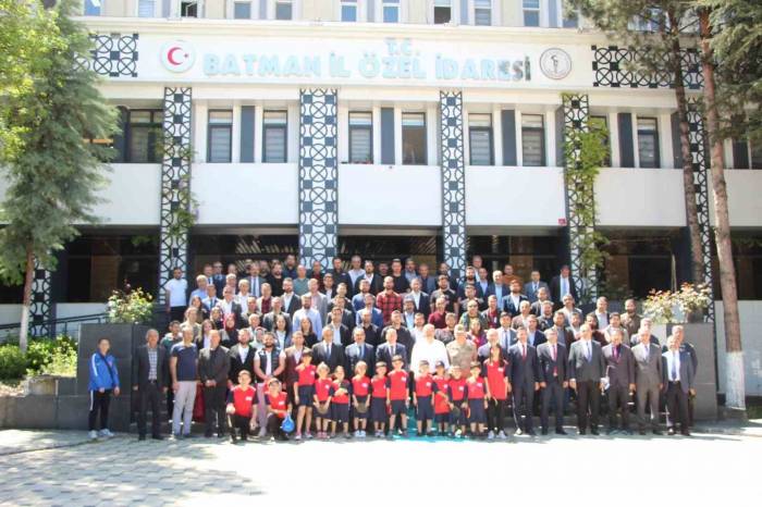 Batman’daki Okullara 300 Adet Masa Tenisi Ekipmanı Dağıtıldı