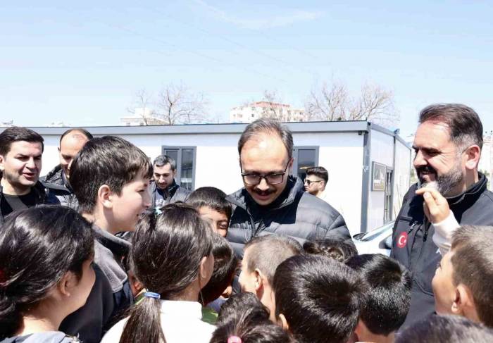 Konteynır Kentlere Bilişim Sınıfları Kuruldu