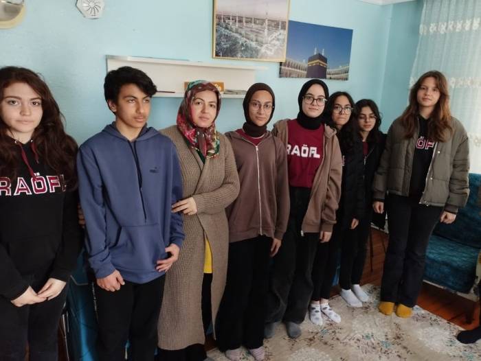 Lise Öğrencilerinden Depremzedelere Tam Destek