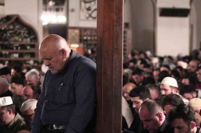 Kadir Gecesi’nde Bursalılar Ulu Cami’ye Akın Etti