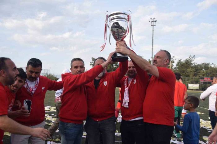 Bal’a Yükselen Irlıganlıspor’da Büyük Sevinç Yaşanıyor