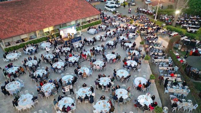 Bergama’da 2 Bin Kişilik İftar Sofrası