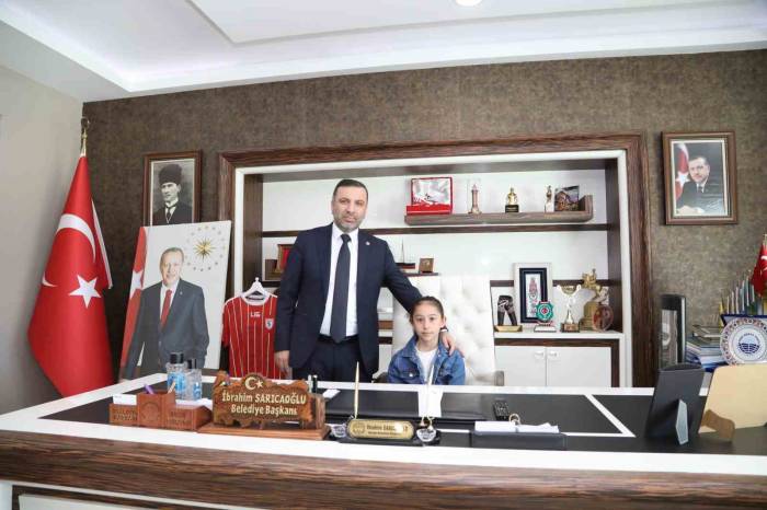 Sarıcaoğlu Koltuğu Öğrencilere Devretti