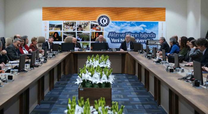 Uşak Üniversitesi Fen Edebiyat Fakültesinde 7 Bölüm Birden Akredite Oldu