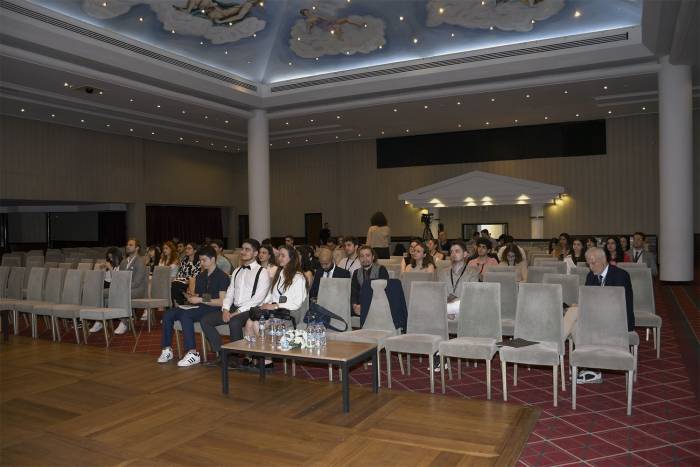 Geleceğin Hekimleri Kuşadası’nda Buluştu