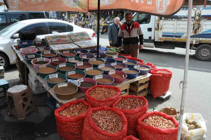 Kars’ta Bostan Tohumları Satışa Sunuldu