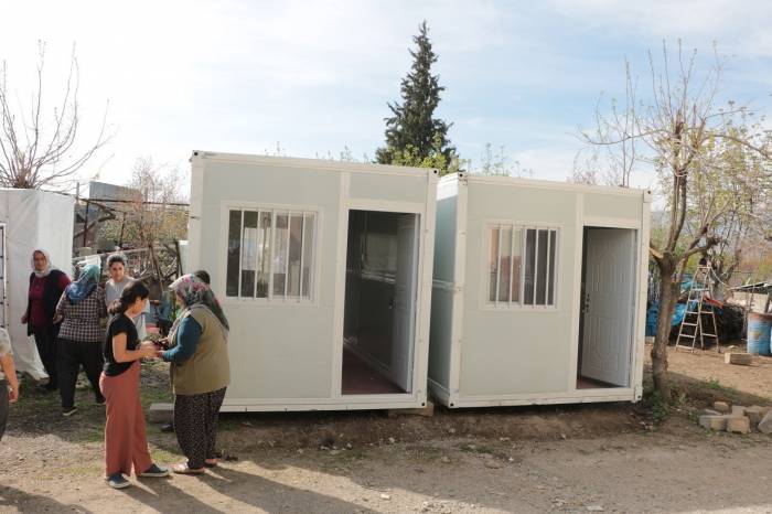 Binlerce Katlanabilir Konteynerler, Kırsal Alanda Kurulmaya Başlandı