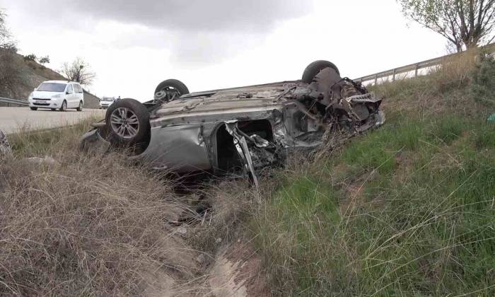 Şerit İhlali Yaptı, Otomobile Çarpıp Metrelerce Takla Attı: 4 Yaralı