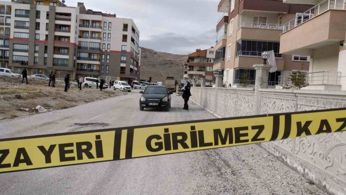 Komşusunu Öldüren Baba Oğul Tutuklandı