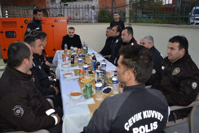 Kaymakam Odabaş, Polislerle İftar Yaptı