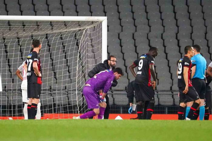 Spor Toto Süper Lig: Fatih Karagümrük: 2 - Ümraniyespor: 1 (ilk Yarı)