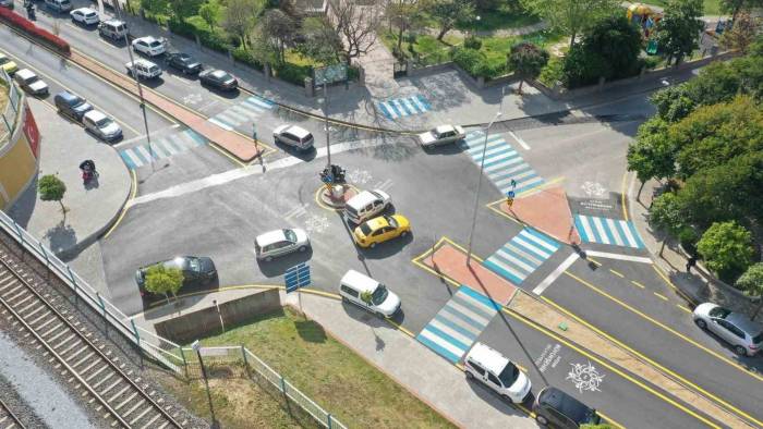 Aydın Büyükşehir Belediyesi Efeler İstasyon Caddesi’ni Yeniledi
