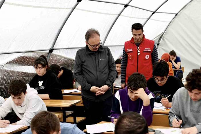 Vali Kızılkaya Elbistan’da Öğrenciler İle Buluştu