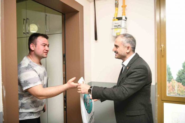 Çayırova’da Her Eve Bayram Çikolatası