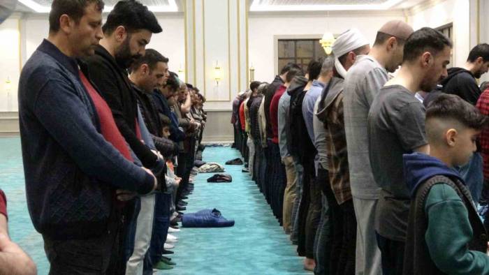 Diyarbakır’da Ramazanın Son Teravih Namazı Kılındı