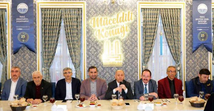 Yeni Dünya Vakfı Üniversite Öğrencilerini İftarda Ağırladı