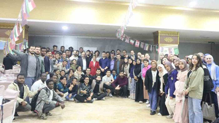 Eskişehir’de 200 Yabancı Öğrenci İftar Yemeğinde Bir Araya Geldi