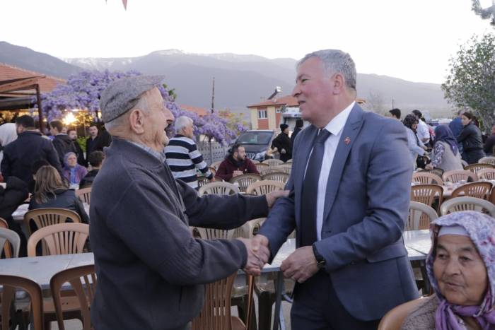 Honaz Belediyesi Son İftar Sofrasını Kızılyer Mahallesi’nde Kurdu