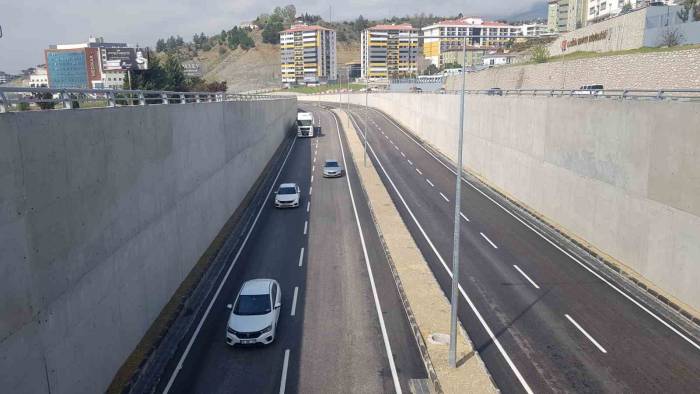 Battı Çıktı Kavşağı Tek Yönlü Olarak Ulaşıma Açıldı