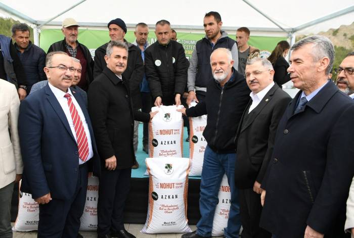 Mamak Belediyesinden Çiftçilere Tohum Desteği
