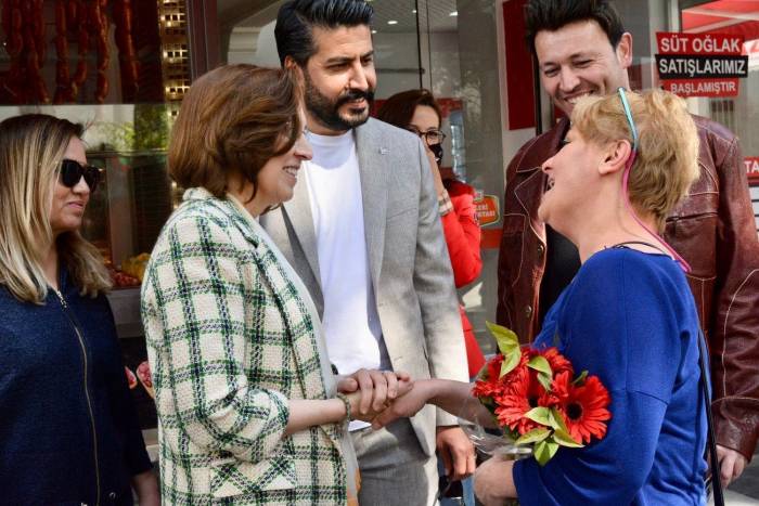 Mhp Milletvekili Adayı Depboylu, Kuşadası’nda Esnafları Ziyaret Etti