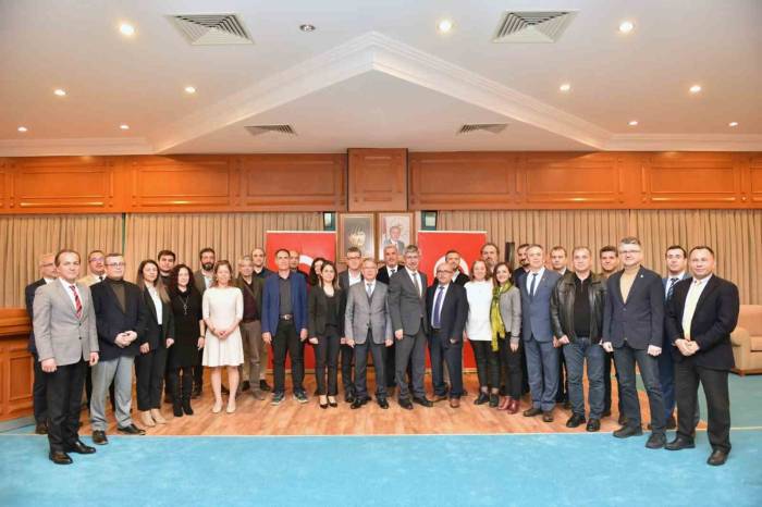 Başarılı Akademisyenler İftarda Buluştu