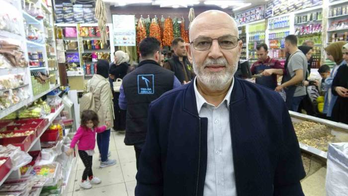 Kilis’te Bayram Şekerleri Tezgahları Renklendirdi