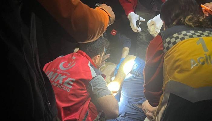 Siirt’te Tarım Aracı Devrildi, Sürücü Ağır Yaralandı