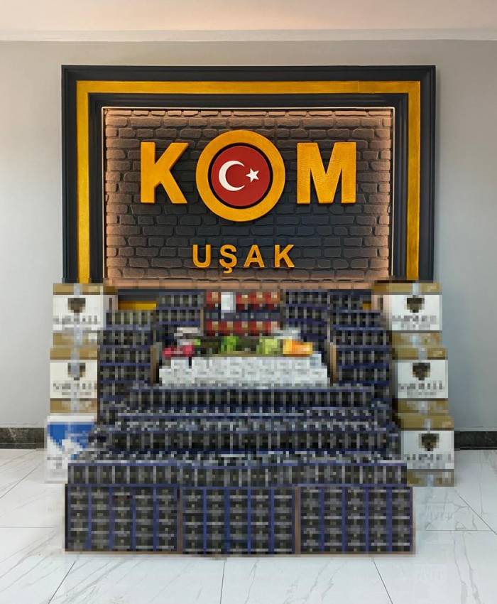 Uşak’ta 205 Bin Boş Kaçak Makaron Ele Geçirildi