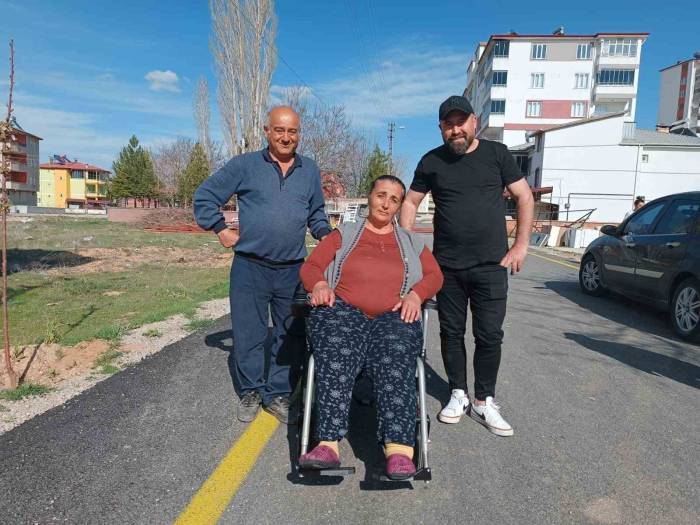 Vanlı Amcan’dan Engelli Aracı Enkaz Altında Kalan Depremzedeye Yeni Akülü Araç