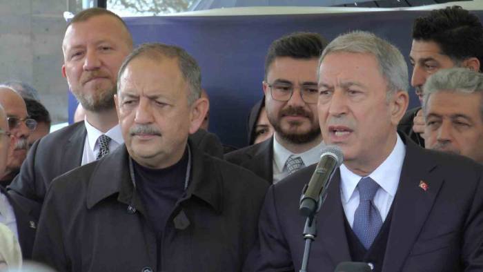 Bakan Akar: “vatandaşlarımızın Terörle Arasında Mesafe Olmayanlarla Aralarına Mesafe Koyması Lazım”