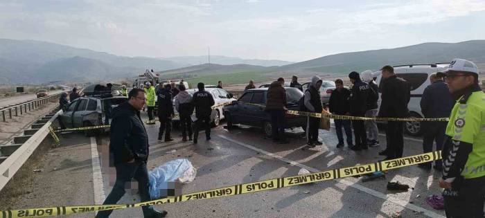 Ankara’da Zincirleme Trafik Kazası: 1 Ölü, 11 Yaralı