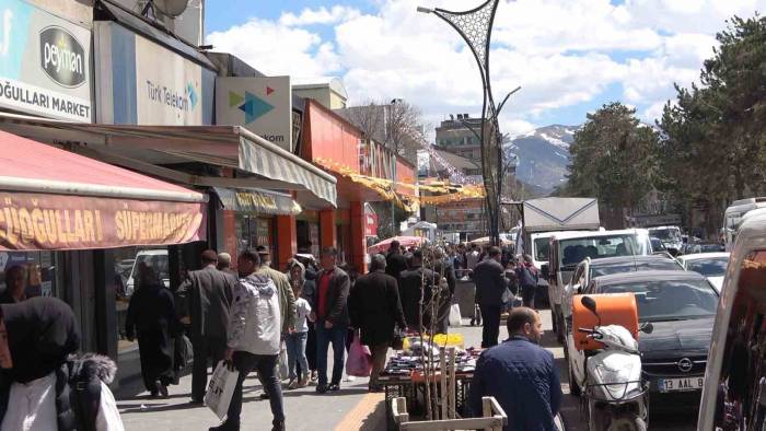 Tatvan’da Bayram Yoğunluğu