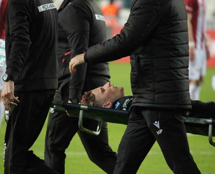 Trabzonspor’da Larsen Sedyeyle Oyundan Çıktı