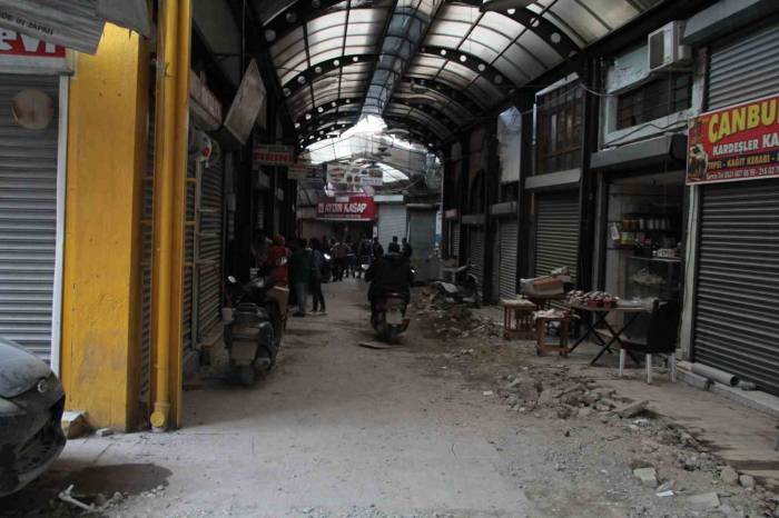 Tarihi Uzun Çarşı Bu Bayramda Hatay’a Yabancı Kaldı
